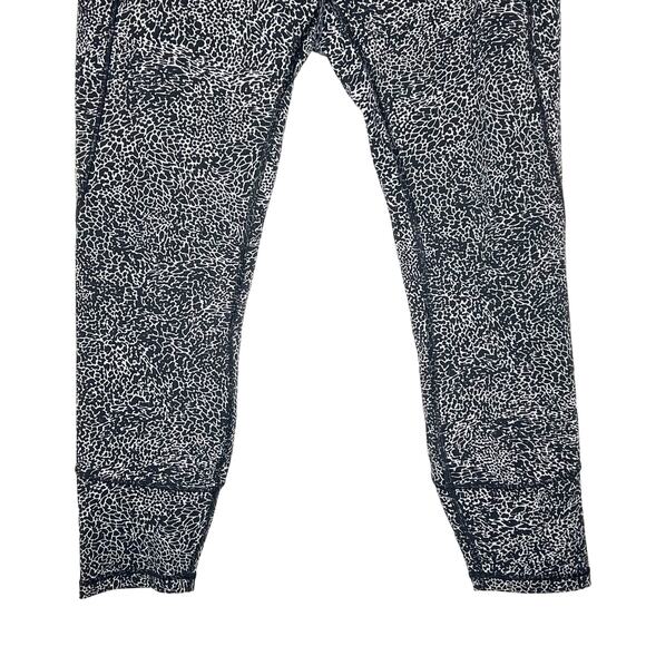 LULULEMON In Movement Tight Crop Pants Everlux Diffuse Starlight Black Size 12 - Picture 4 of 12